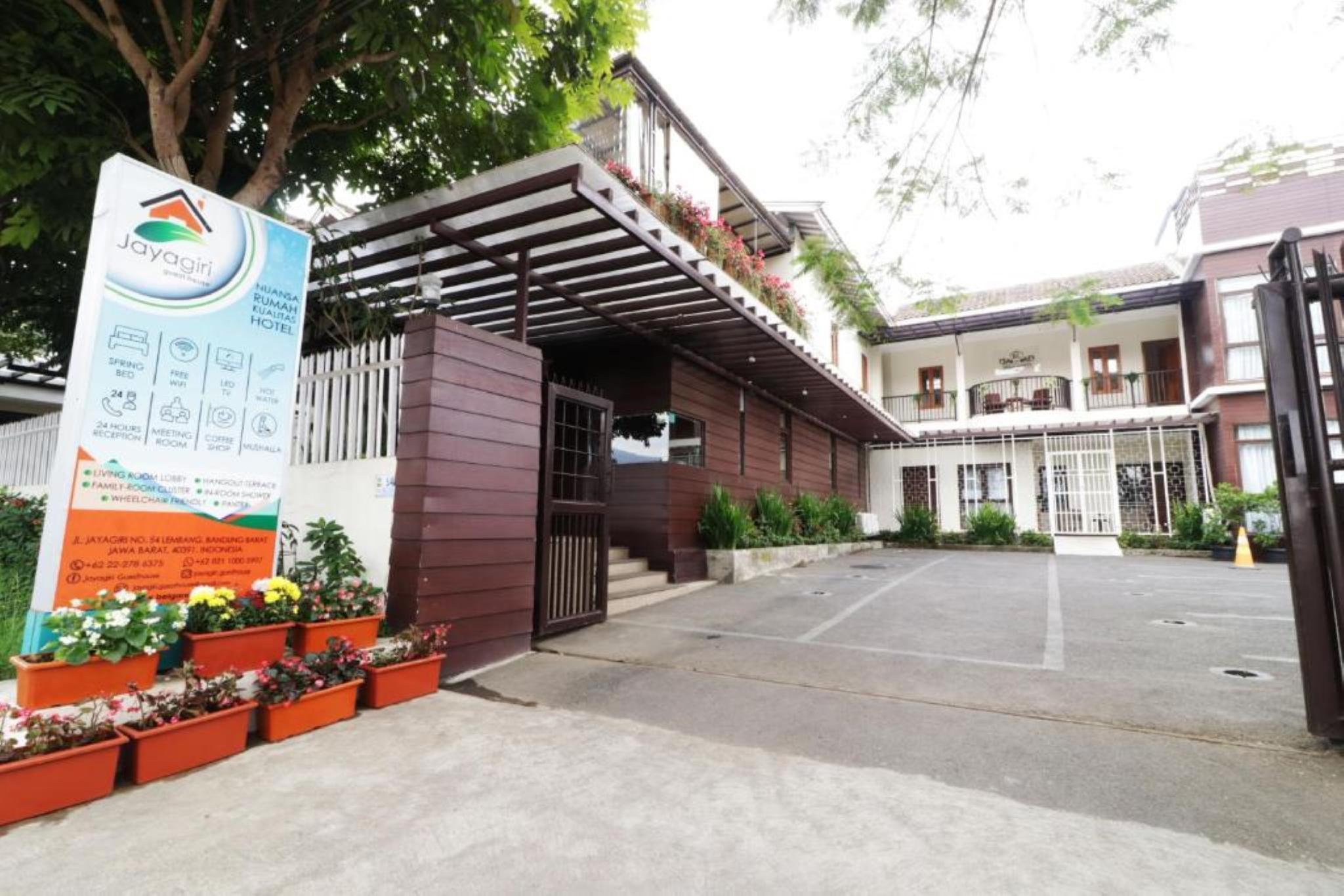Jayagiri Guesthouse By Belgareti Lembang Exteriör bild