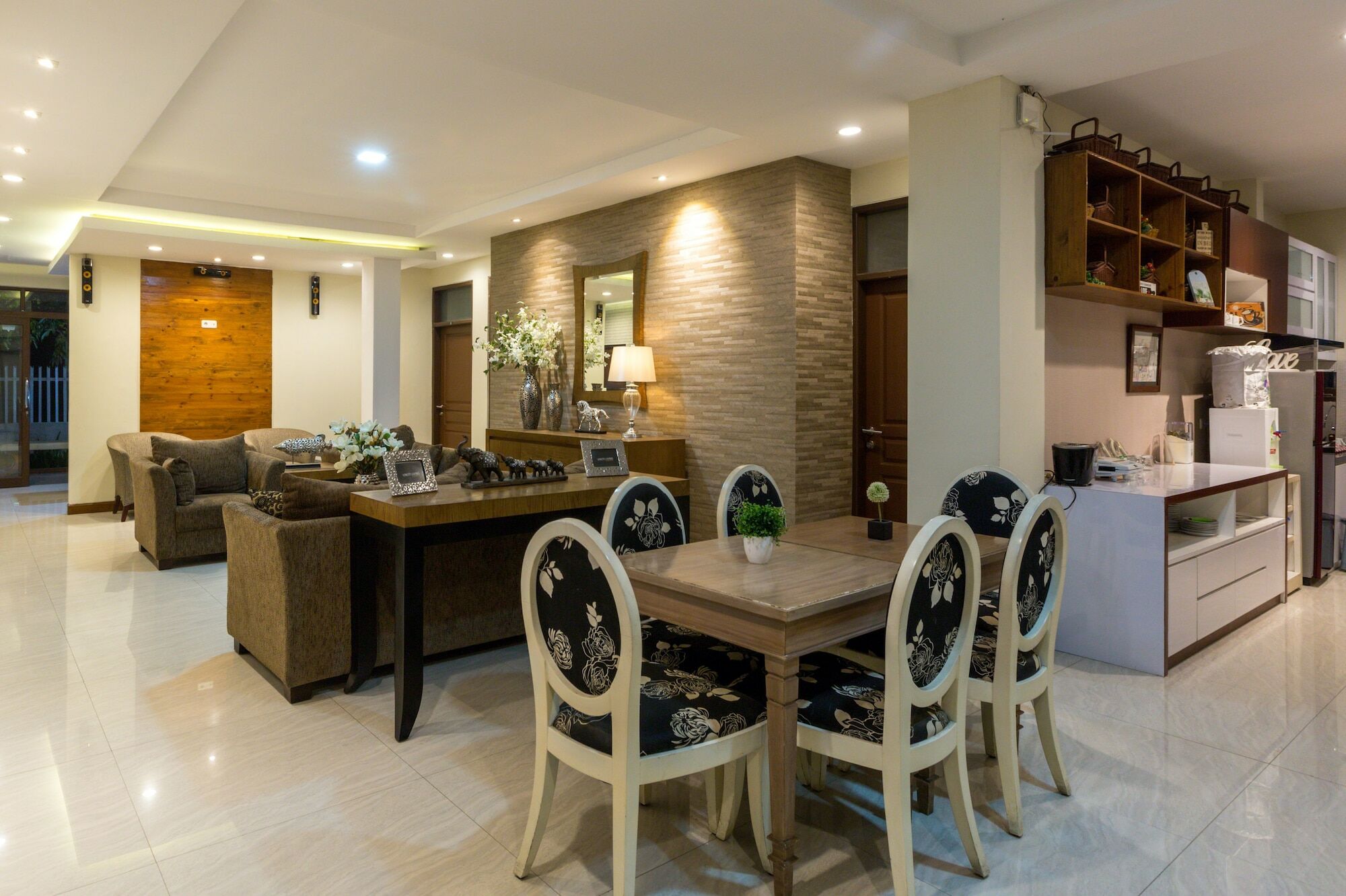Jayagiri Guesthouse By Belgareti Lembang Exteriör bild