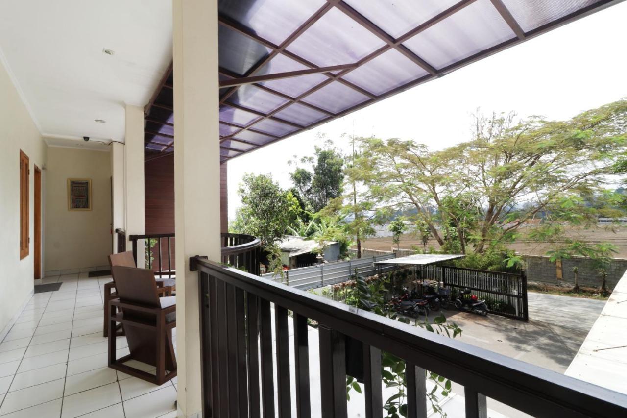 Jayagiri Guesthouse By Belgareti Lembang Exteriör bild